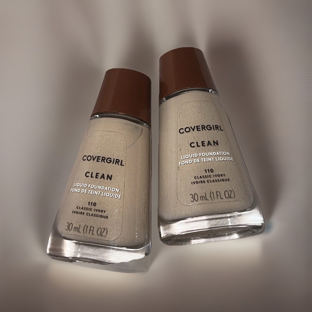 (2 Pack) CoverGirl Clean Liquid Foundation, 110 Classic Ivory (1 oz Each) New